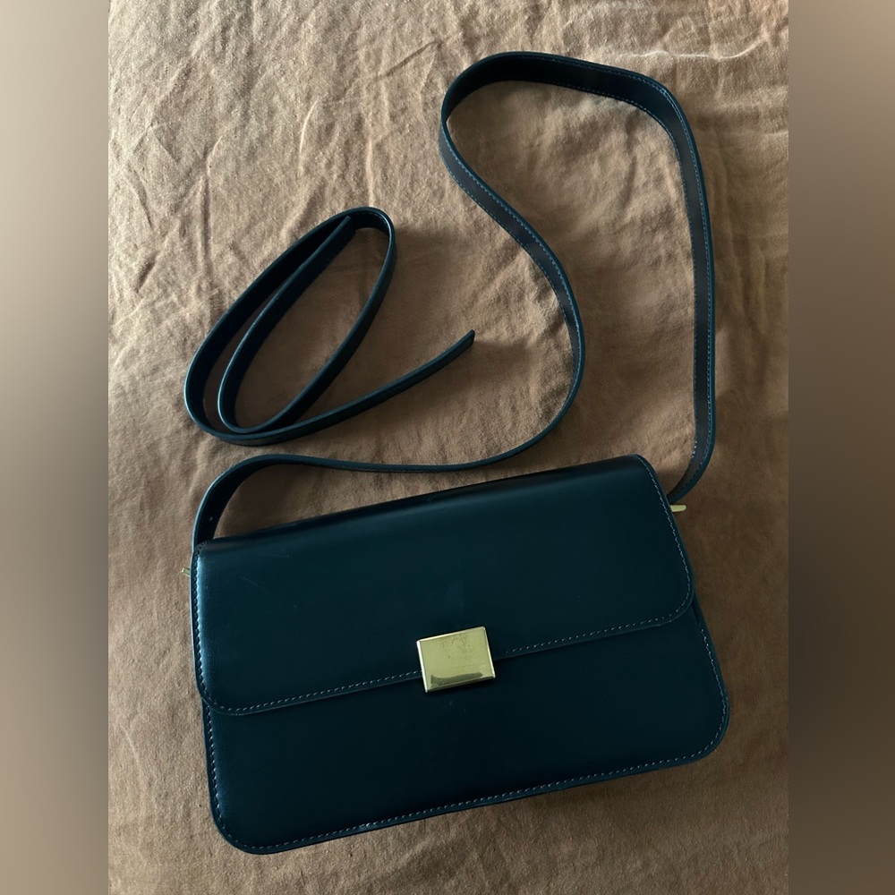 The Curated - THE CLASSIC SHOULDER BAG - BLACK SMOOTH